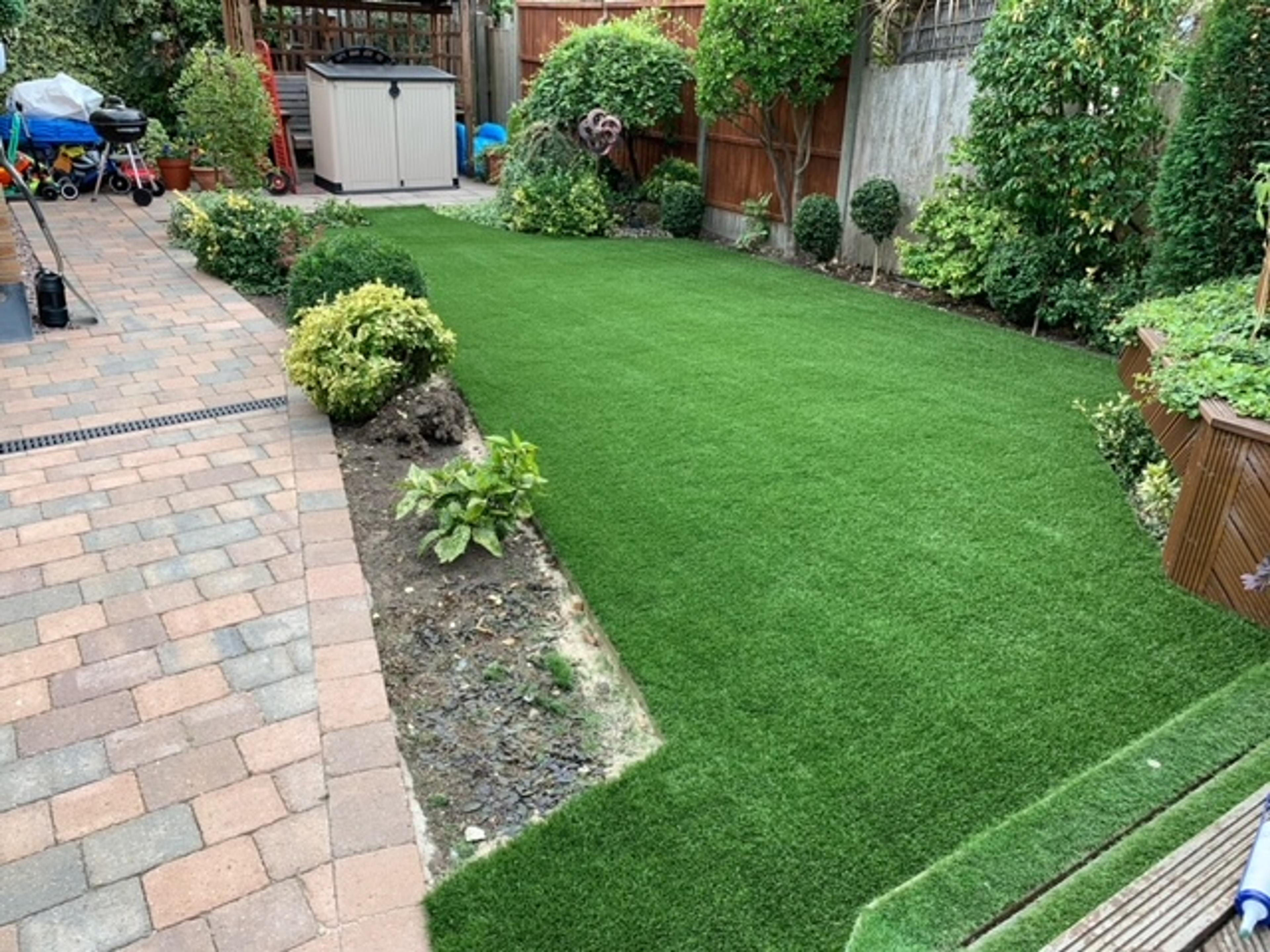 Artificial grass supply & fitting in Chesterfield, Derbyshire