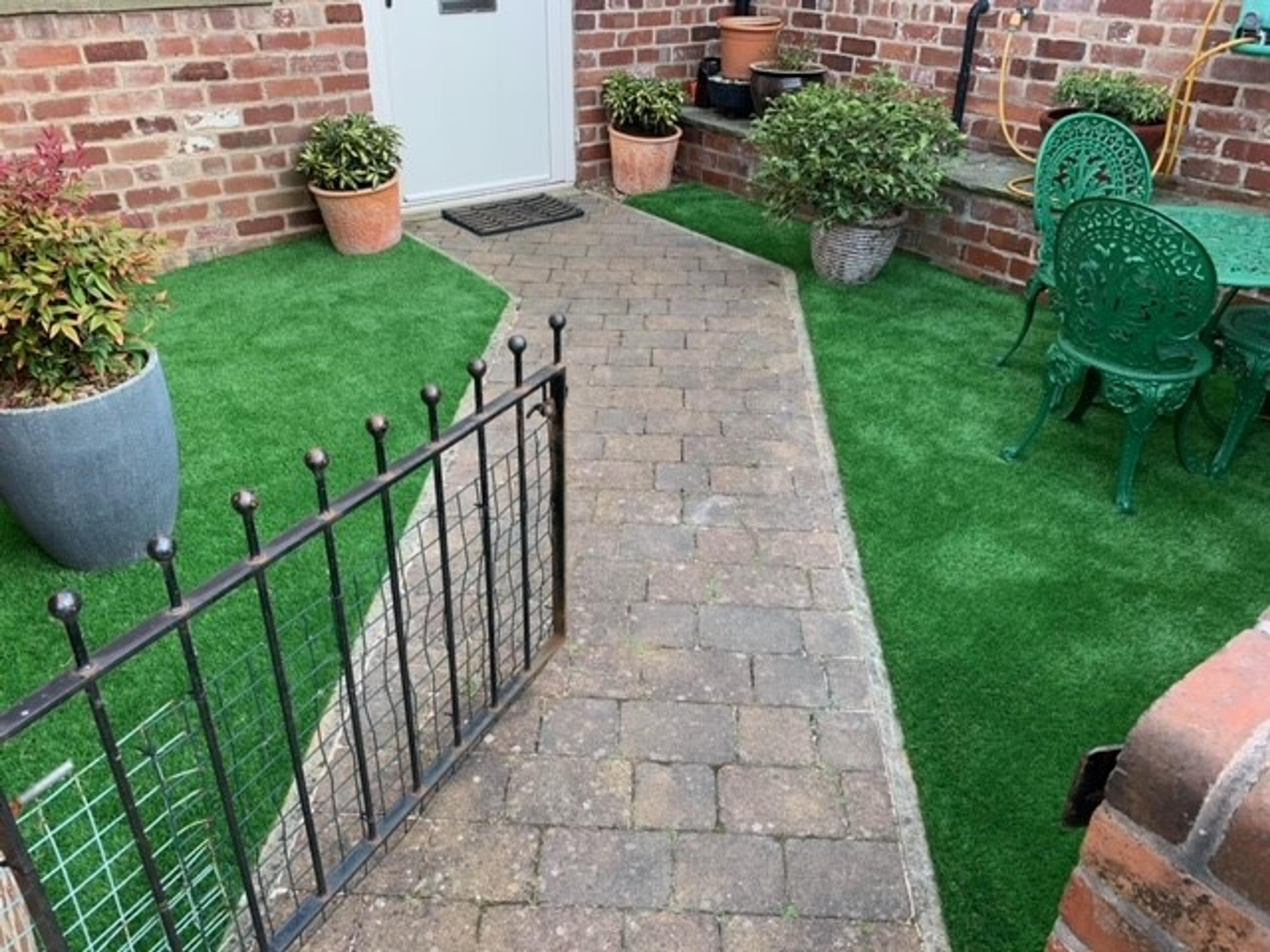 Artificial grass supply & installation Gleadless, Sheffield, S12